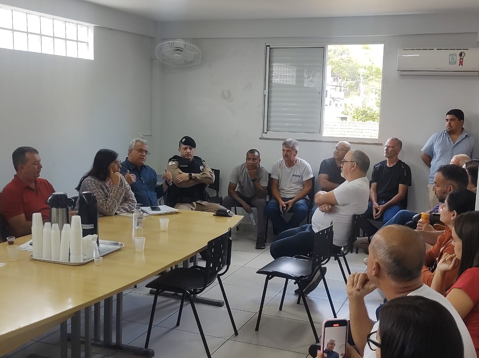 Secretaria de Tânsito, Polícia Militar e proprietários de transporte escolar participam de reunião